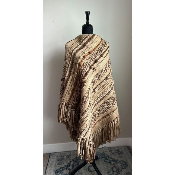 VINTAGE 1970's Brown Hand Loomed Wool Textured Fringe Poncho - Picture 1 of 6